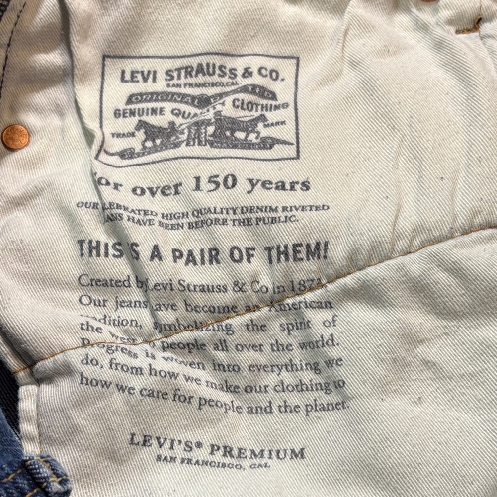 Levi's 541 Men's Dark Wash Athletic Tapered Leg Jeans Size 40 x 28 1/2 EUC - Picture 9 of 14